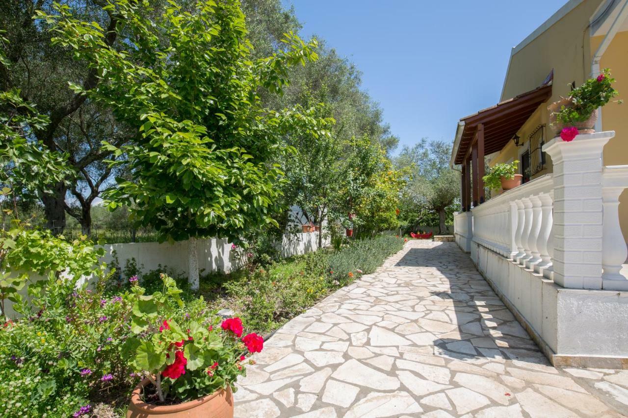 Karia Holiday Home Lefkímmi Exterior foto