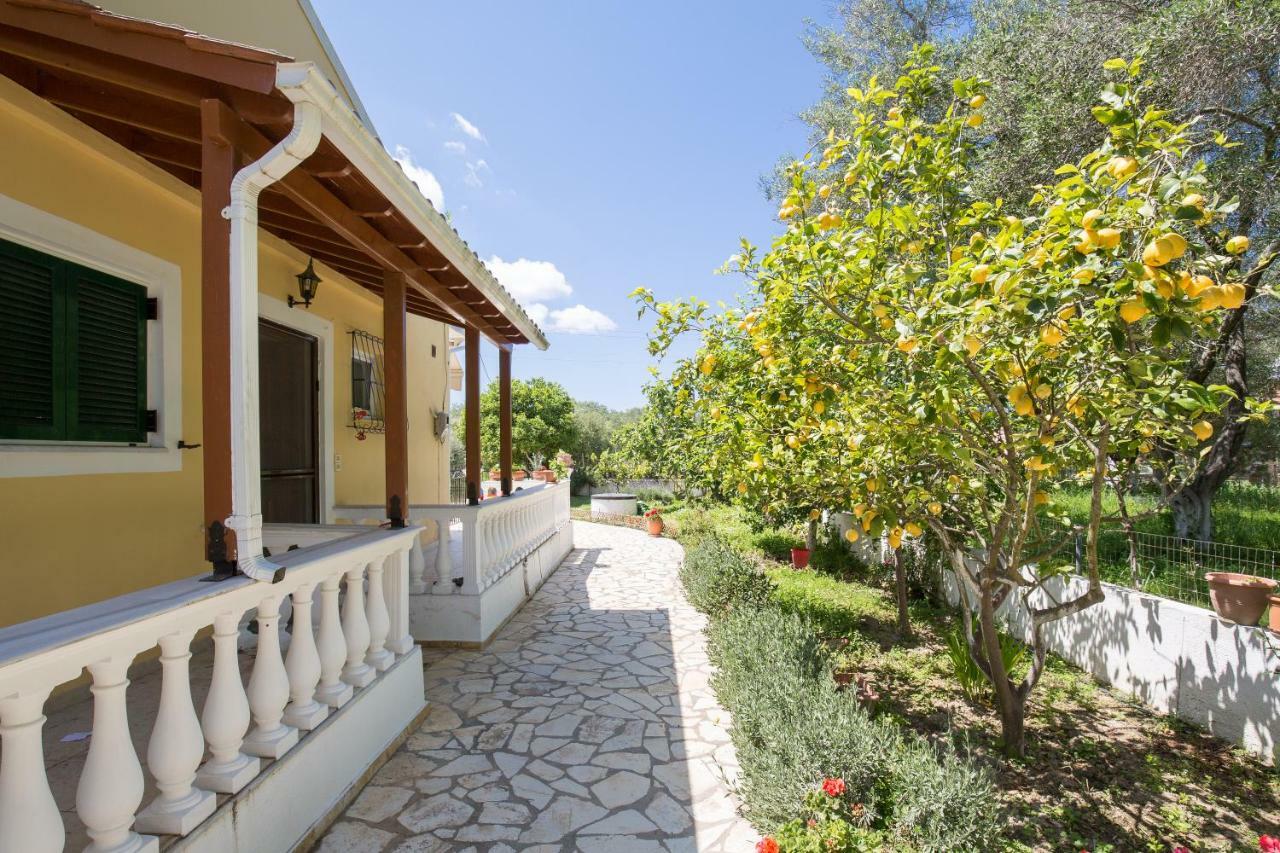 Karia Holiday Home Lefkímmi Exterior foto