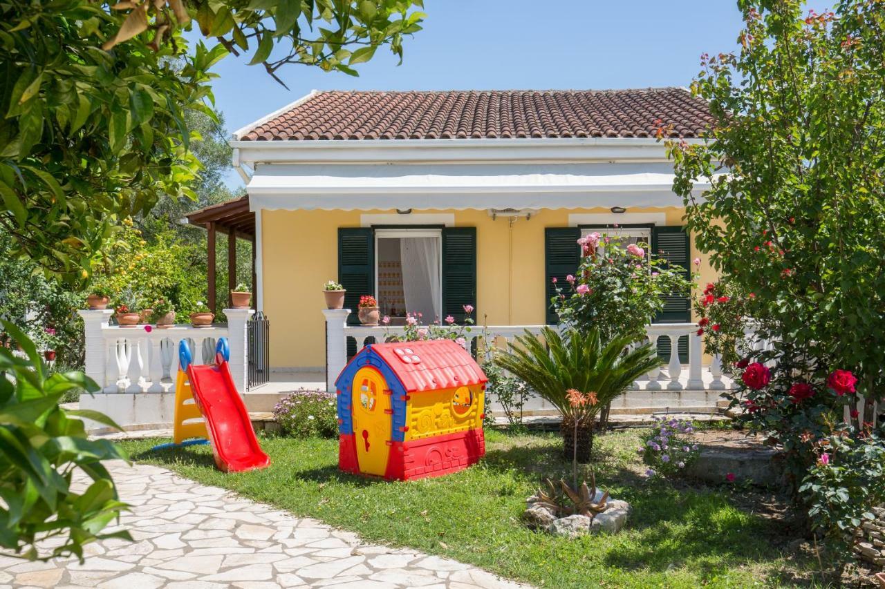 Karia Holiday Home Lefkímmi Exterior foto