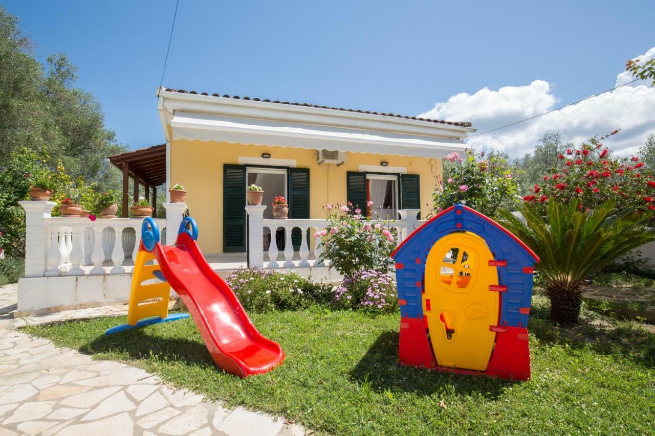 Karia Holiday Home Lefkímmi Exterior foto